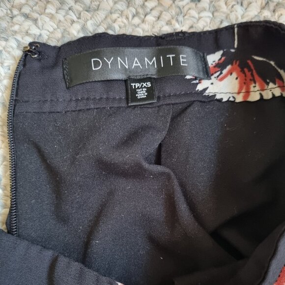 Short floral skirt - Picture 2 of 3